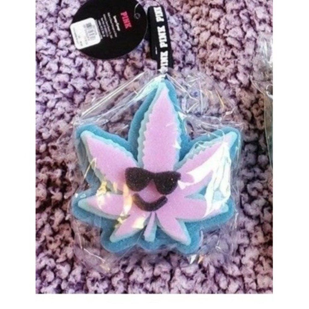 PINK VS Green Baked Betty Plant Loofah Bath Sponge Victoria Secret - Picture 2 of 2